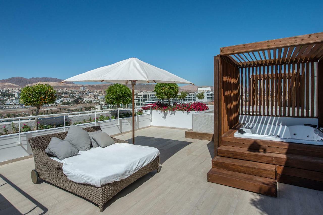 โรงแรมอิสโรเทลคิงโซโลโมน เอลัต ภายนอก รูปภาพ Rooftop at the Hilton Tel Aviv
