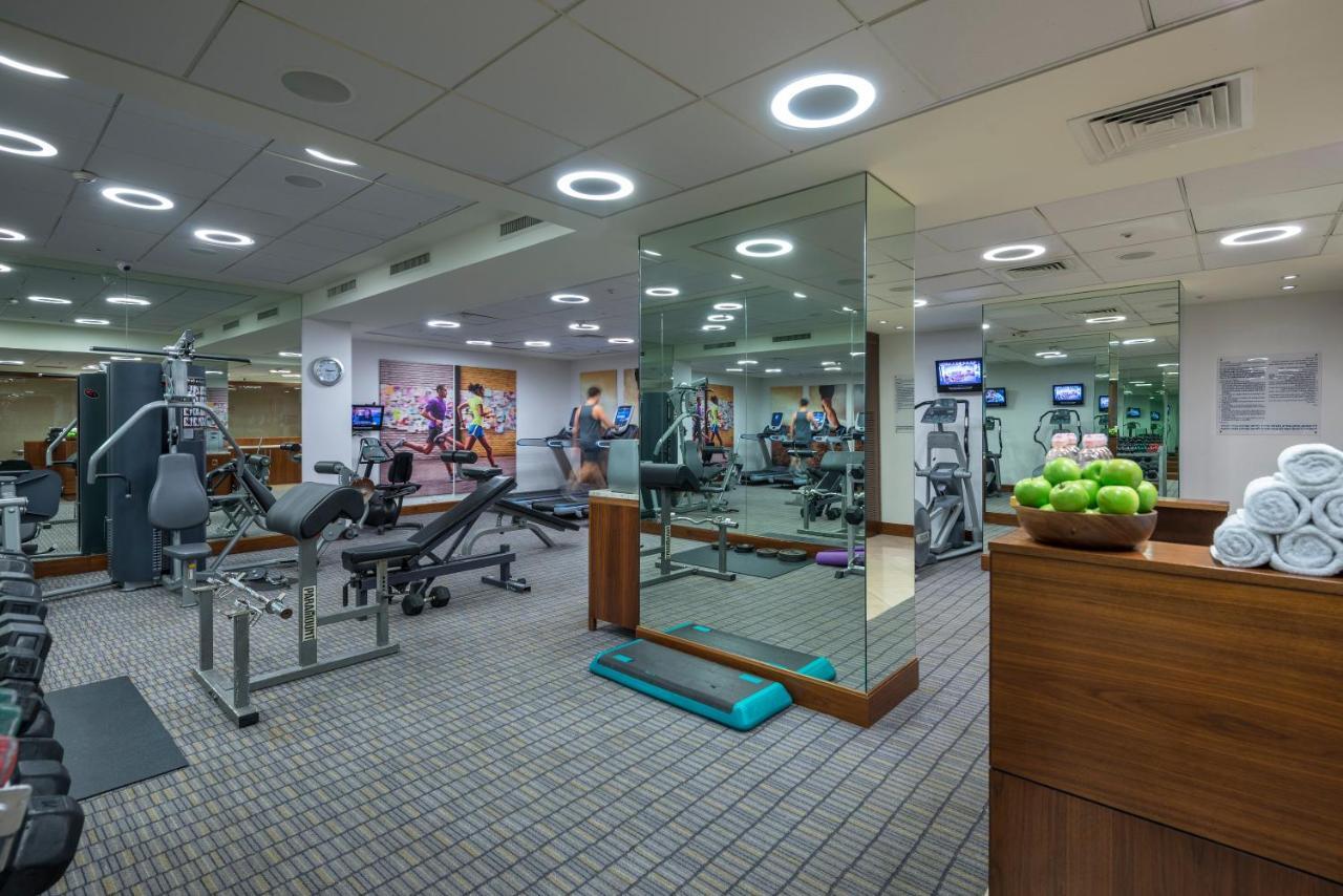 โรงแรมอิสโรเทลคิงโซโลโมน เอลัต ภายนอก รูปภาพ The gym at the hotel
